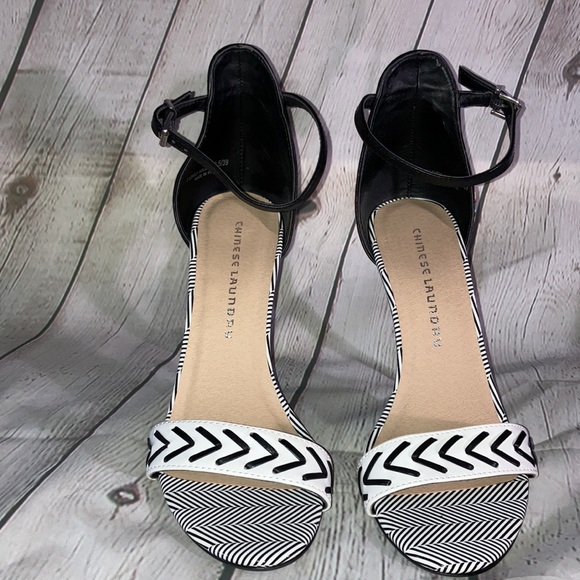 Chinese Laundry 8.5 Heels - Picture 5 of 7